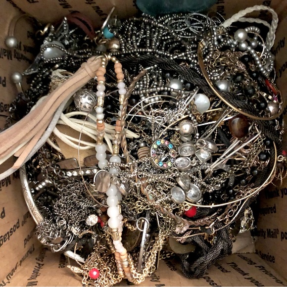 5 lb Jewelry Lot Craft Upcycle Mystery Box Harvest Repurpose Mixed Bulk Grab Bag - Picture 6 of 13